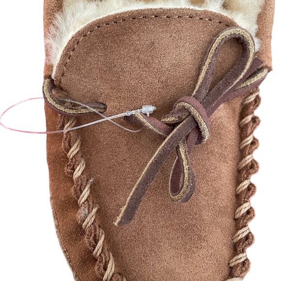 L. L. Bean Wicked Good Genuine Shearling Slipper NWOT Size 2 - Picture 3 of 10